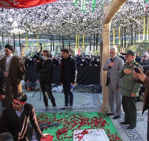گزارش تصویری از مراسم تشییع شهید گمنام در دانشگاه علوم پزشکی مشهد